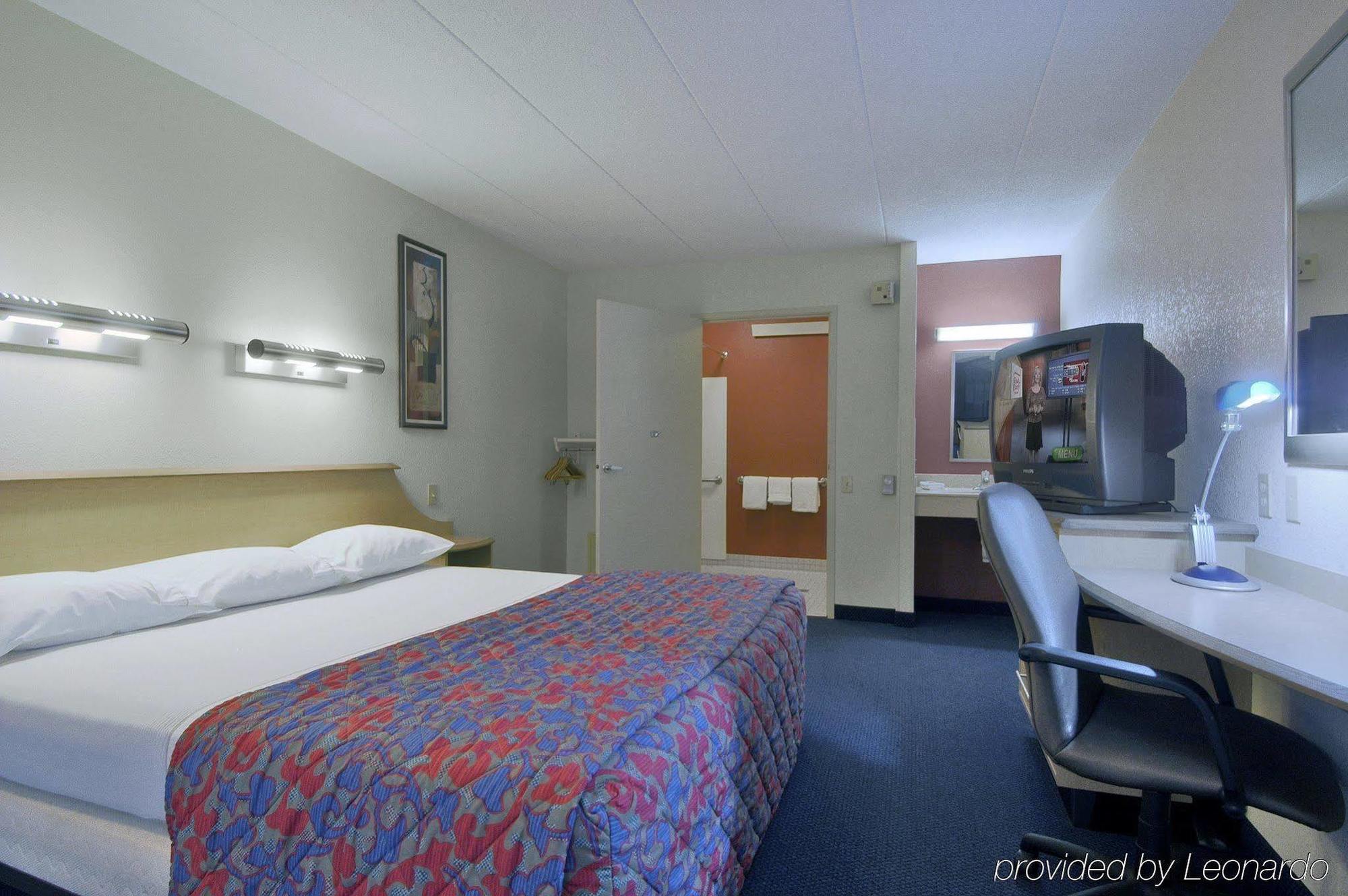 Hotel Super 8 By Wyndham Deerfield - Northbrook Exterior foto